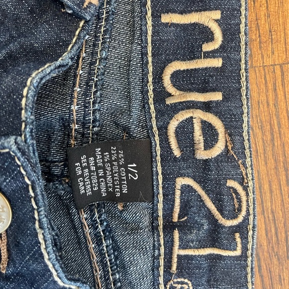 Distressed capris - Picture 2 of 3